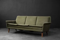 Pamono Mid-Century Danish Modern Green 3-Seater Sofa by Folke Ohlsson for Fritz Hansen, 1960s Outlet