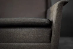 Pamono Mid-Century Danish Modern Brown 3-Seater Sofa by Folke Ohlsson for Fritz Hansen, 1960s Sale