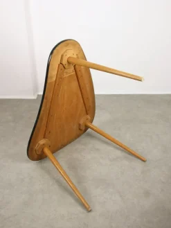 Pamono Mid-Century Italian Oval Red Children's Table Discount