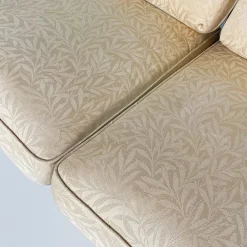 Pamono Mid-Century Modern American Rattan and Beige Floreal Fabric Sofa attributed to McGuire, 1970s Sale