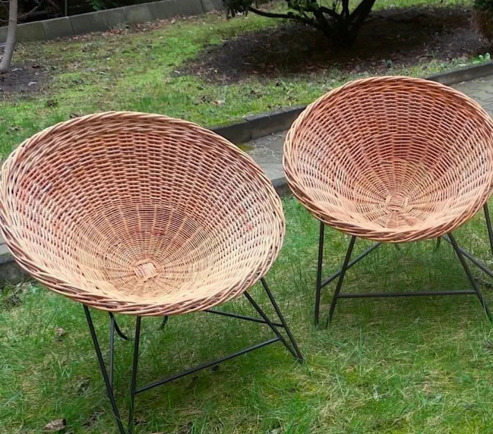 Pamono Mid-Century Modern Rattan and Iron Lounge Chairs, 1960s, Set of 2