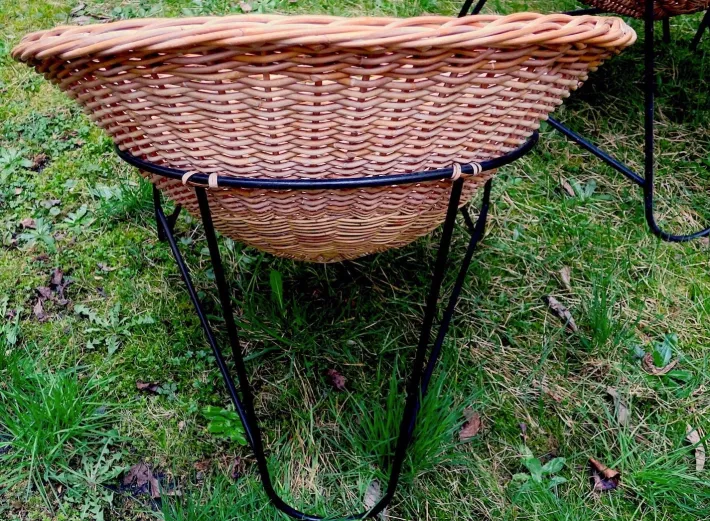 Pamono Mid-Century Modern Rattan and Iron Lounge Chairs, 1960s, Set of 2