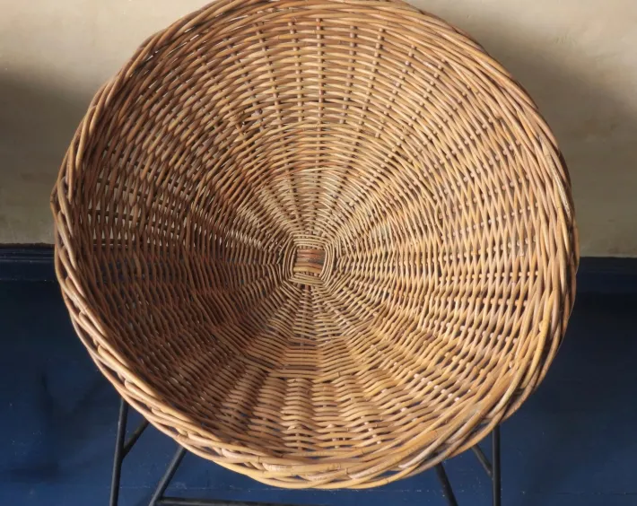 Pamono Mid-Century Modern Rattan and Iron Lounge Chairs, 1960s, Set of 2