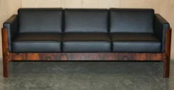 Pamono Mid-Century Modern Three-Seater Sofa in Hardwood, 1966 Outlet