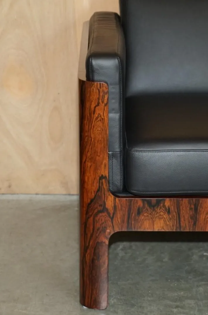 Pamono Mid-Century Modern Three-Seater Sofa in Hardwood, 1966 Outlet