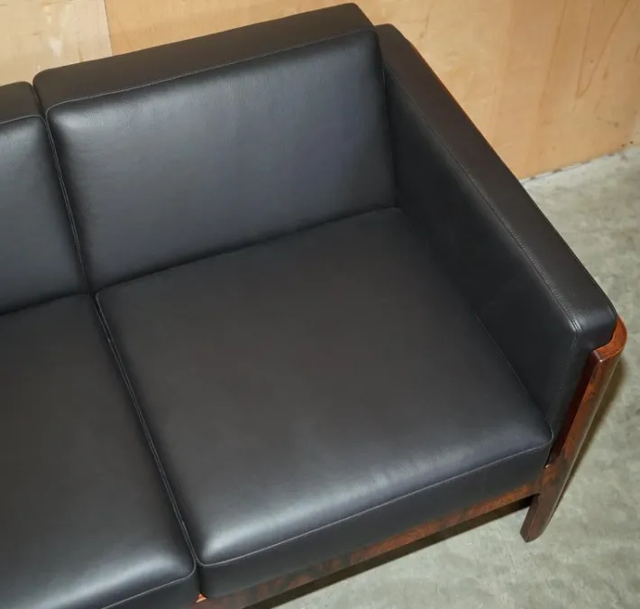 Pamono Mid-Century Modern Three-Seater Sofa in Hardwood, 1966 Outlet