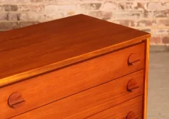 Pamono Mid-Century Teak Chest of 4 Drawers from Stag, 1970s Outlet