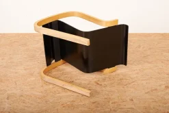 Pamono Model 31 Cantilever Chair in Molded Birch & Plywood by Alvar Aalto for Wohnbedarf, 1932 Outlet