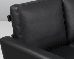 Pamono Model 236/3 3-Seater Sofa in Black Leather and Black Oak attributed to Hans J. Wegner for Getama Outlet