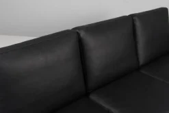 Pamono Model 236/3 3-Seater Sofa in Black Leather and Black Oak attributed to Hans J. Wegner for Getama Outlet