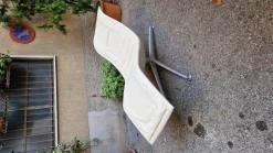 Pamono Model Larus Massaging Chaise Longue in White Leather from Poltrona Frau, 2000 Hot