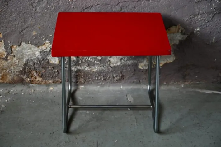 Pamono Modernist Red School Desk in Wood and Aluminum Tube by R. Gleizes, 1950s Outlet