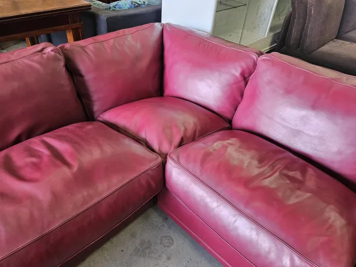 Pamono Modular Corner Sofa in Bordeaux Leather from Poltrona Frau, Italy, 1970s, Set of 3 New