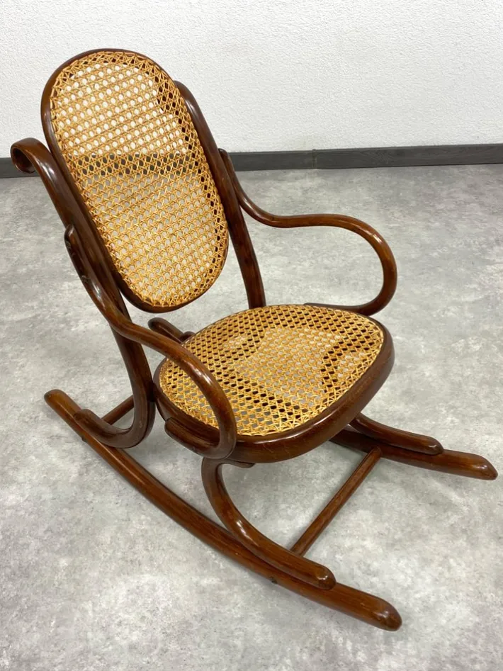 Pamono No. 2 Children's Rocking Chair attributed to Thonet, 1920s Best