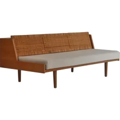 Pamono Oak and Rattan GE7 Daybed by Hans J. Wegner for GETAMA Clearance