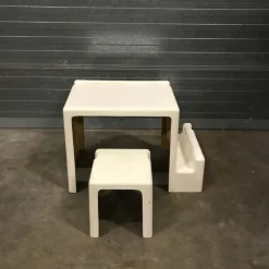 Pamono Off-White Plastic Childrens Desk and Stool, 1970s, Set 2 Online