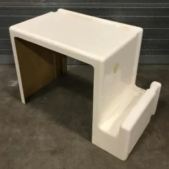 Pamono Off-White Plastic Childrens Desk and Stool, 1970s, Set 2 Online