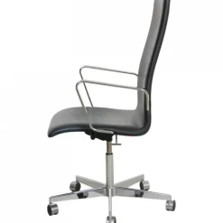 Pamono Oxford Chair in Black Essential Leather by Arne Jacobsen, 2000s Online