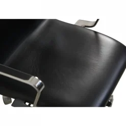 Pamono Oxford Chair in Black Essential Leather by Arne Jacobsen, 2000s Hot