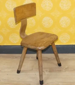 Pamono Rustic Children's Chair in Wood, 1960s Outlet