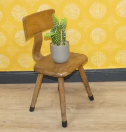 Pamono Rustic Children's Chair in Wood, 1960s Outlet