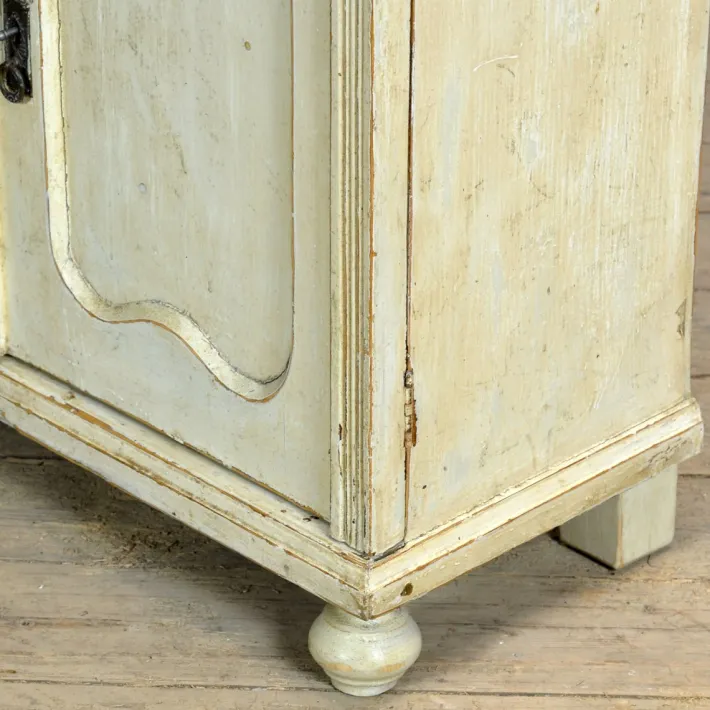 Pamono Rustic Pine Sideboard, 1910s Outlet