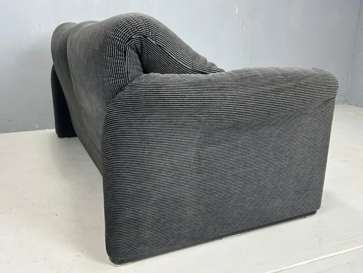 Pamono 2-Seater Sofa and Lounge Chair for Cassina attributed to Vico Magistretti for Cassina, 1970s, Set of 2 Discount