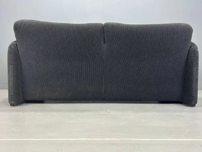 Pamono 2-Seater Sofa and Lounge Chair for Cassina attributed to Vico Magistretti for Cassina, 1970s, Set of 2 Discount