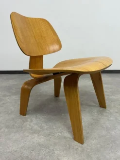 Pamono Set of LCW Lounge Chairs by Charles and Ray Eames, 1960s Sale