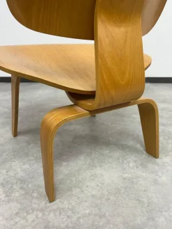 Pamono Set of LCW Lounge Chairs by Charles and Ray Eames, 1960s Sale