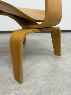 Pamono Set of LCW Lounge Chairs by Charles and Ray Eames, 1960s Sale