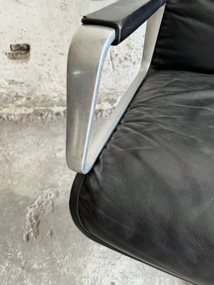 Pamono Set of Swivel Chair with Otoman by Delta Group Wilkhahn Delta Discount