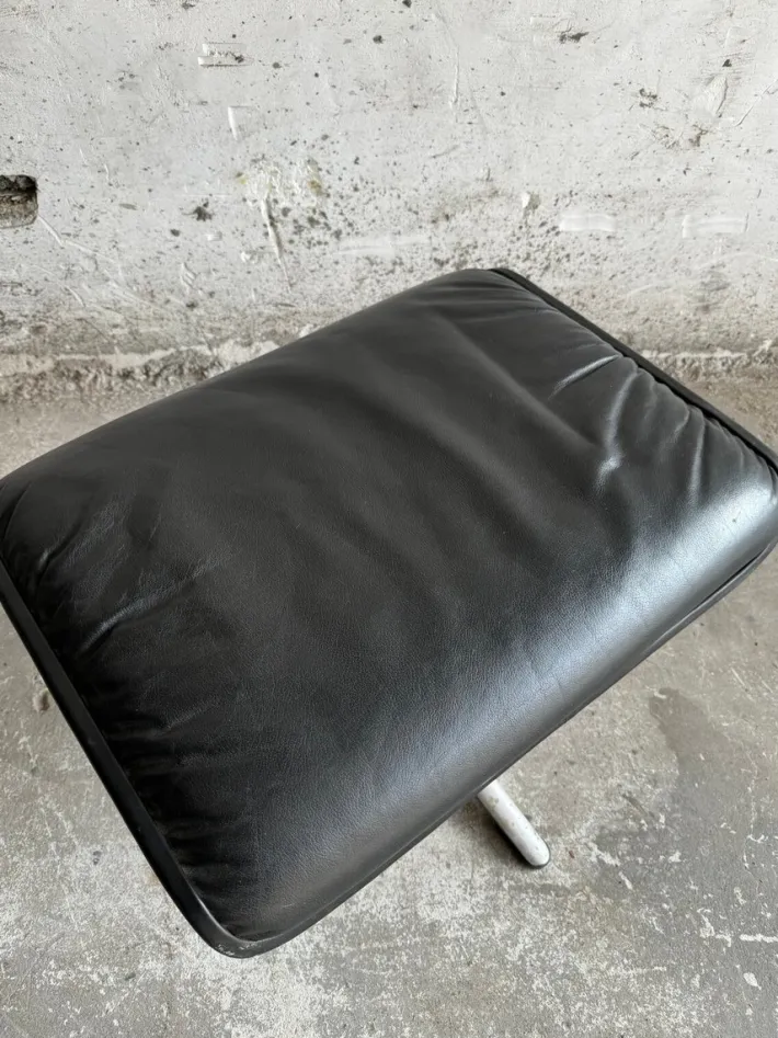 Pamono Set of Swivel Chair with Otoman by Delta Group Wilkhahn Delta Discount