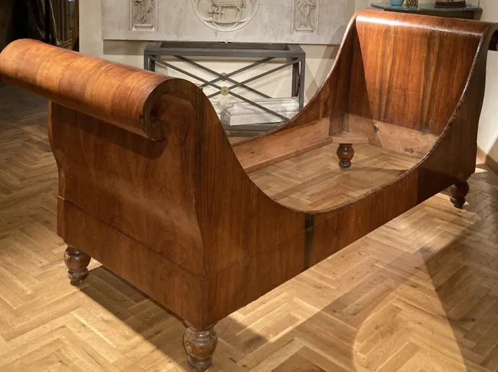 Pamono Set of 19th Century Italian Empire Flamed Walnut Sleigh Beds or Daybeds Outlet