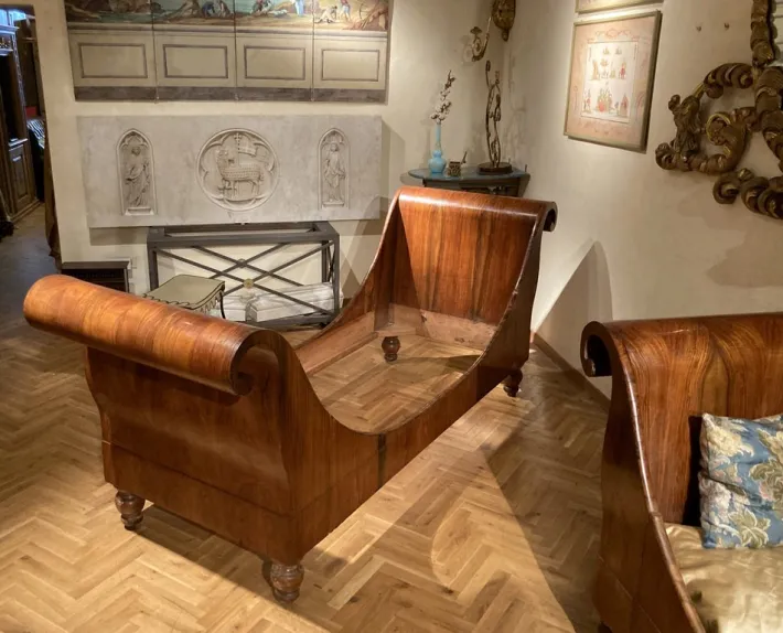 Pamono Set of 19th Century Italian Empire Flamed Walnut Sleigh Beds or Daybeds Outlet