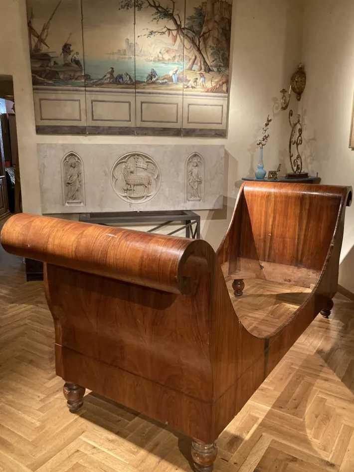Pamono Set of 19th Century Italian Empire Flamed Walnut Sleigh Beds or Daybeds Outlet