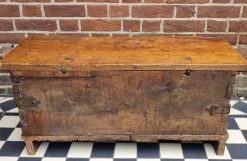 Pamono Small Carved Walnut Coffer, Early 16th Century Outlet