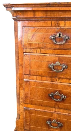 Pamono Small Georgian Walnut Tallboy, 1720 Online