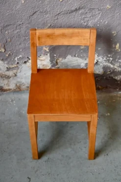 Pamono Small Midcentury Wooden Children's Chair, 1950 Hot