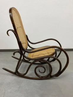 Pamono Small No. 10 Children's Rocking Chair attributed to Thonet, 1930s Discount