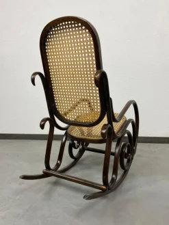 Pamono Small No. 10 Children's Rocking Chair attributed to Thonet, 1930s Discount