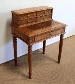 Pamono Small Tiered Child's Desk in Solid Oak, Late 19th Century Online