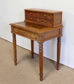 Pamono Small Tiered Child's Desk in Solid Oak, Late 19th Century Online