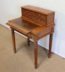 Pamono Small Tiered Child's Desk in Solid Oak, Late 19th Century Online