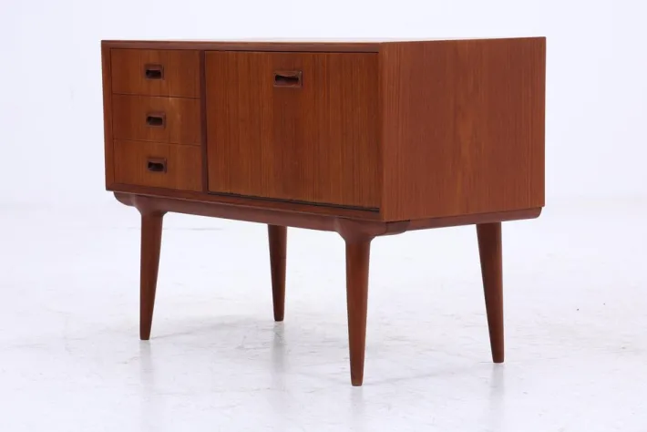 Pamono Small Vintage Teak Sideboard by Omann Jun, 1960s Online