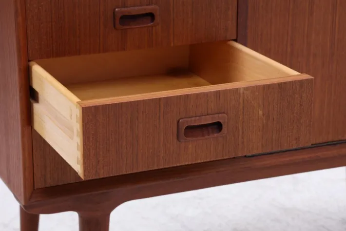 Pamono Small Vintage Teak Sideboard by Omann Jun, 1960s Discount