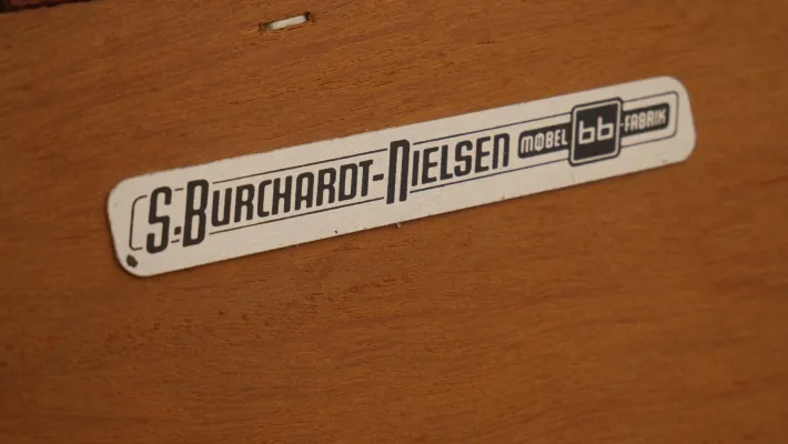 Pamono Small Vintage Teak Sideboard with Sliding Doors, 1960s Discount