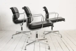 Pamono Soft Pad Ea 207 Chair by Charles & Ray Eames for Vitra Outlet