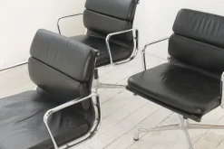 Pamono Soft Pad Ea 207 Chair by Charles & Ray Eames for Vitra Outlet