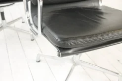 Pamono Soft Pad Ea 207 Chair by Charles & Ray Eames for Vitra Outlet